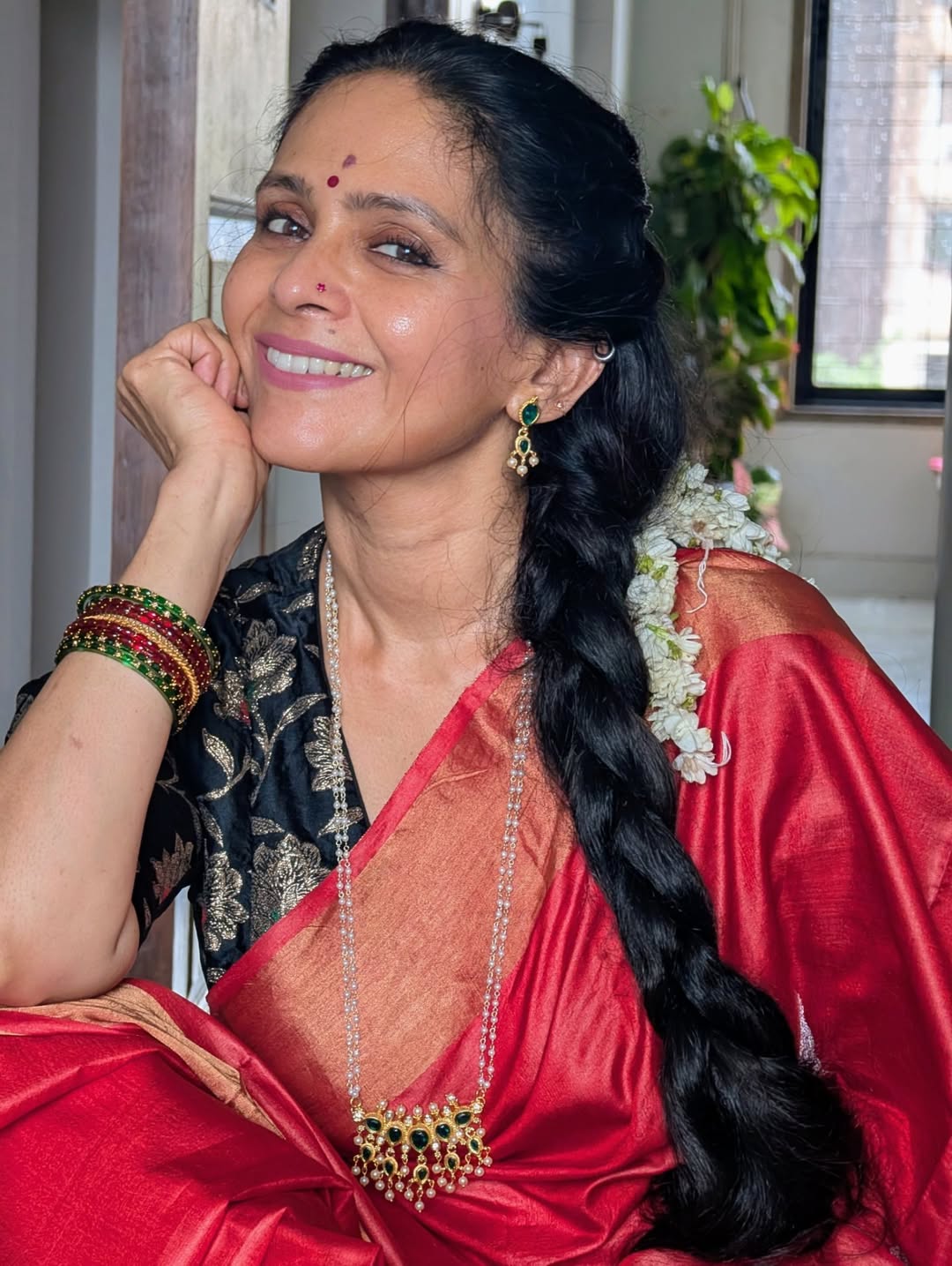Aishwarya Narkar Black Narayan Peth Saree