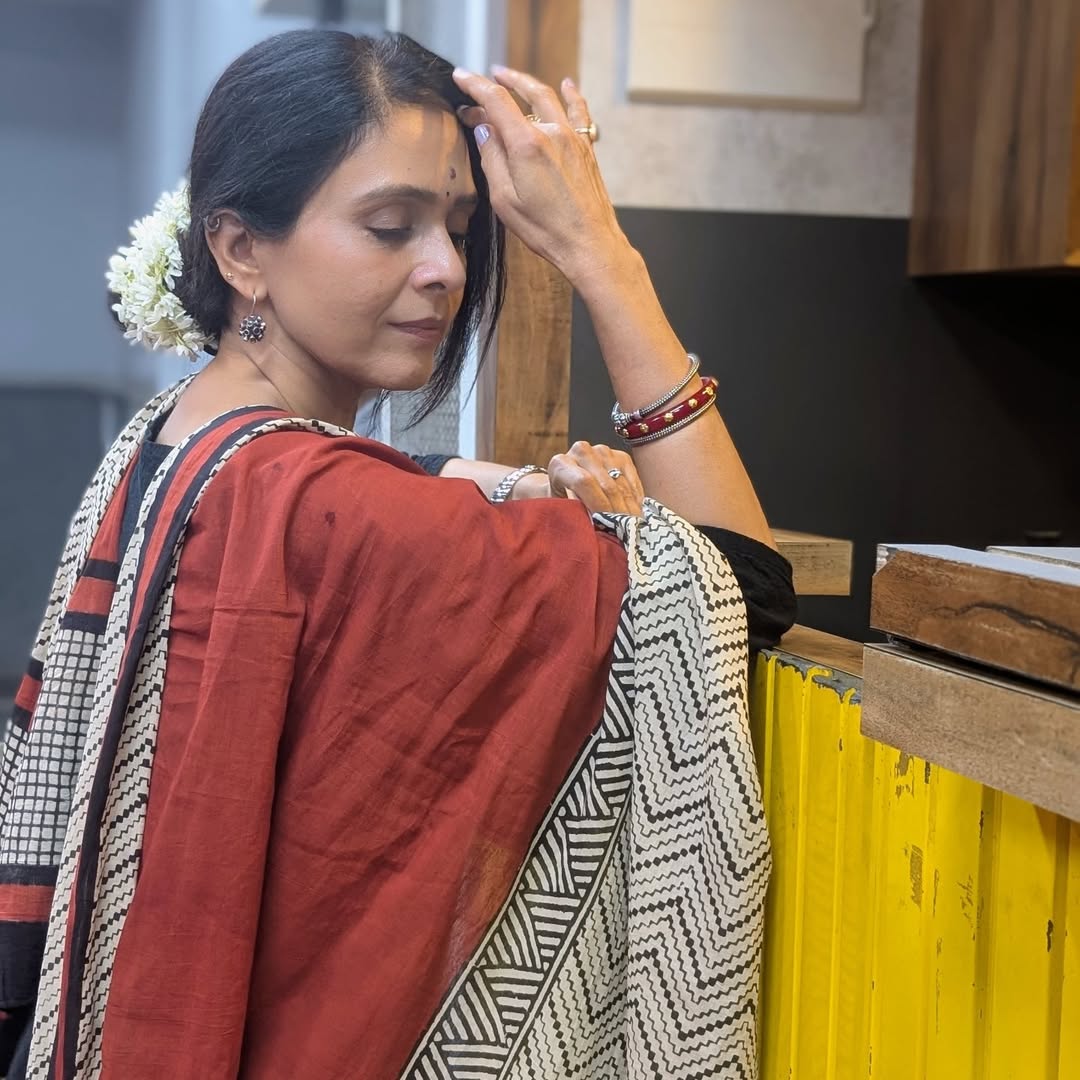 Aishwarya Narkar Green Cotton Saree Look
