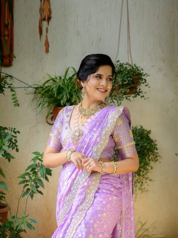 Amruta Deshmukh Mangalagaur Photos