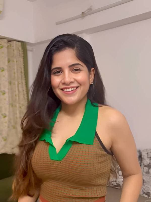 Amruta Deshmukh casual look, Amruta Deshmukh dance, amruta deshmukh reels