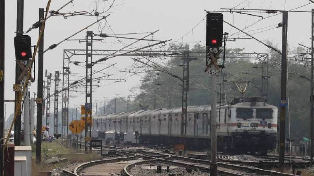 Automatic signal system on Manmad Jalgaon railway line