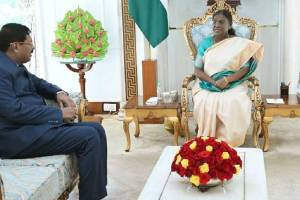Chief Justice Bhushan Gavai met President Draupadi Murmu urgently