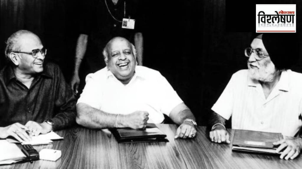 कायद्यानं अधिकार मिळूनही निवडणूक आयोग व सरकार यांच्यात संघर्ष सुरूच राहिला आहे (छायाचित्र दी इंडियन एक्स्प्रेस)