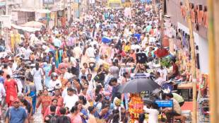 Citizens throng Thane for Ganeshotsav shopping