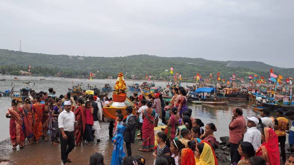 Coconut full moon celebrations at Harne Port