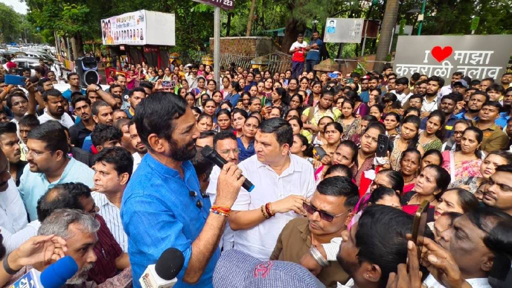Contract employees of Thane Municipal Corporation agitation for demands in front of municipal headquarters