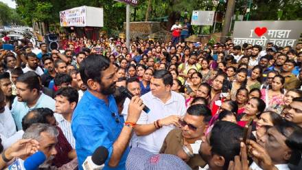 Contract employees of Thane Municipal Corporation agitation for demands in front of municipal headquarters