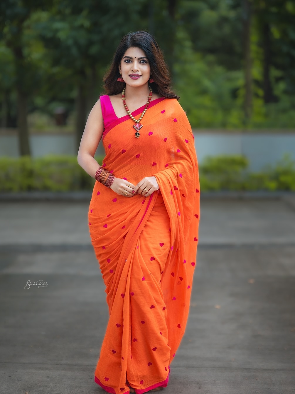 Dhanshri kadgaonkar beautiful look in Mulmul Cotton Saree