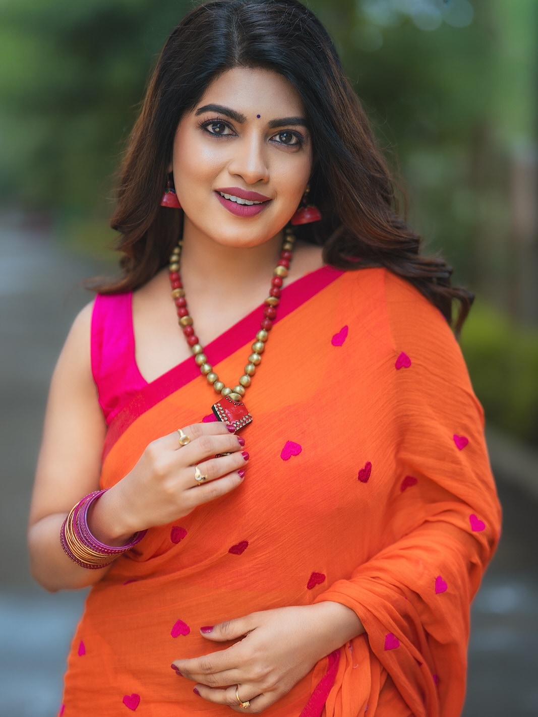 Dhanshri kadgaonkar beautiful look in Mulmul Cotton Saree