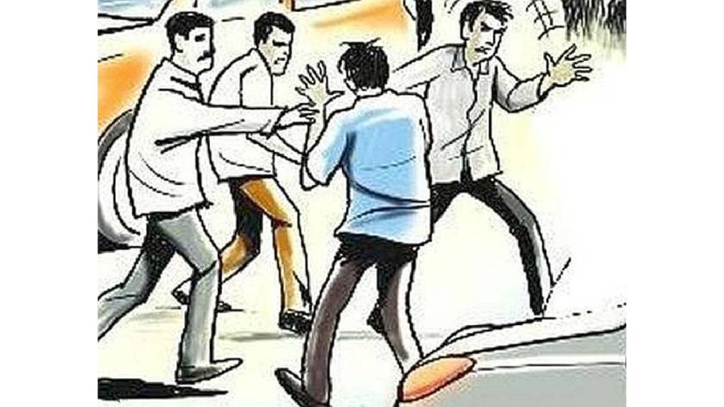 Drunk gang attacks hotel owner in Shirdi