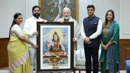 Deputy Chief Minister Eknath Shinde meets Prime Minister Narendra Modi