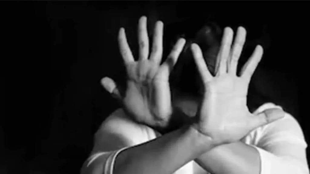Extortion on the basis of obscene photographs in Kurla area