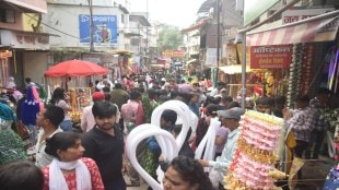Ganesh Chaturthi shopping rush in Nashik