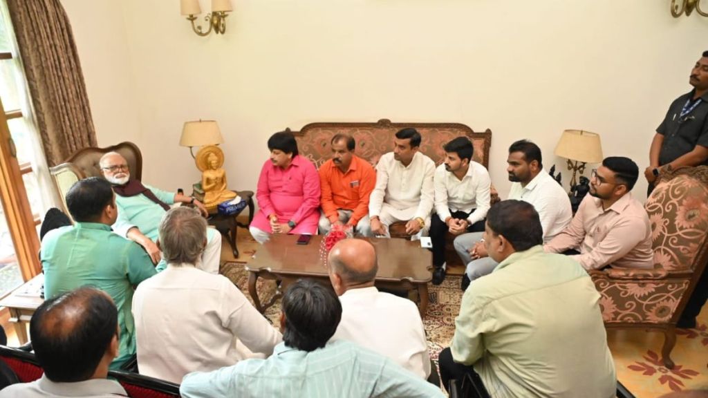 Ganesh mandals in Nashik meet Chhagan Bhujbal with demands on immersion and festival issues