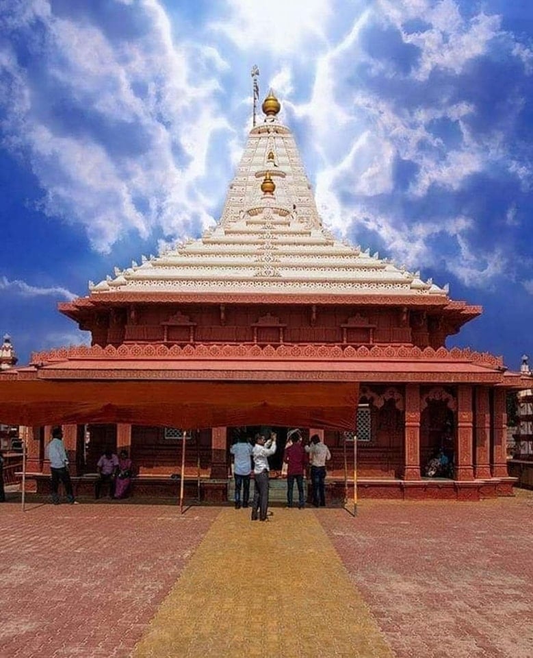 Ganpatipule temple dresscode board in temple