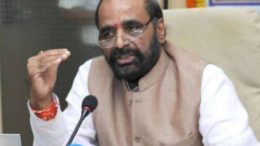 Hansraj Ahir: राष्ट्रीय मागासवर्ग आयोगाच्या अध्यक्षांना शासकीय दौऱ्यासाठी वाहन नाकारले; चंद्रपूर जिल्हाधिकारी कार्यालयाचा प्रताप (लोकसत्ता टिम)