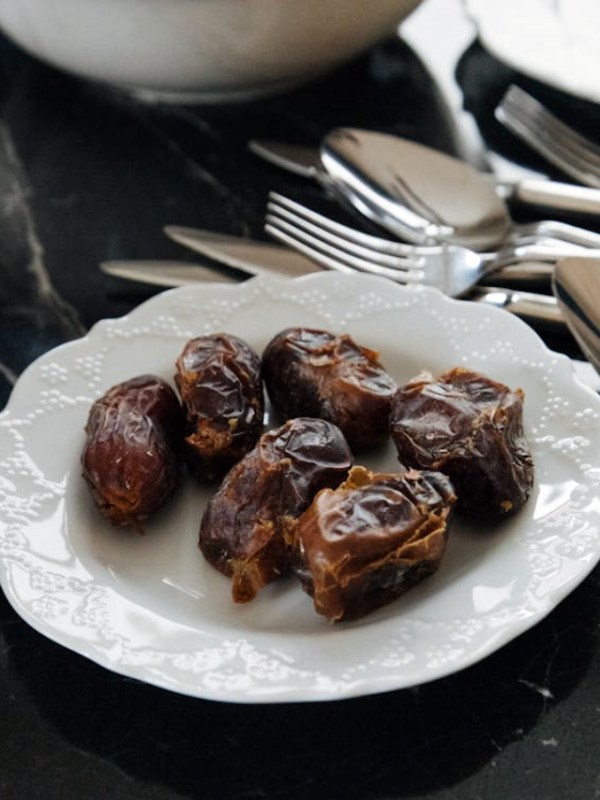 Health Benefits Of Eating Soaked Dates