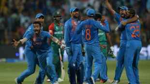 Irfan Pathan Blames MS dhoni for ending his career