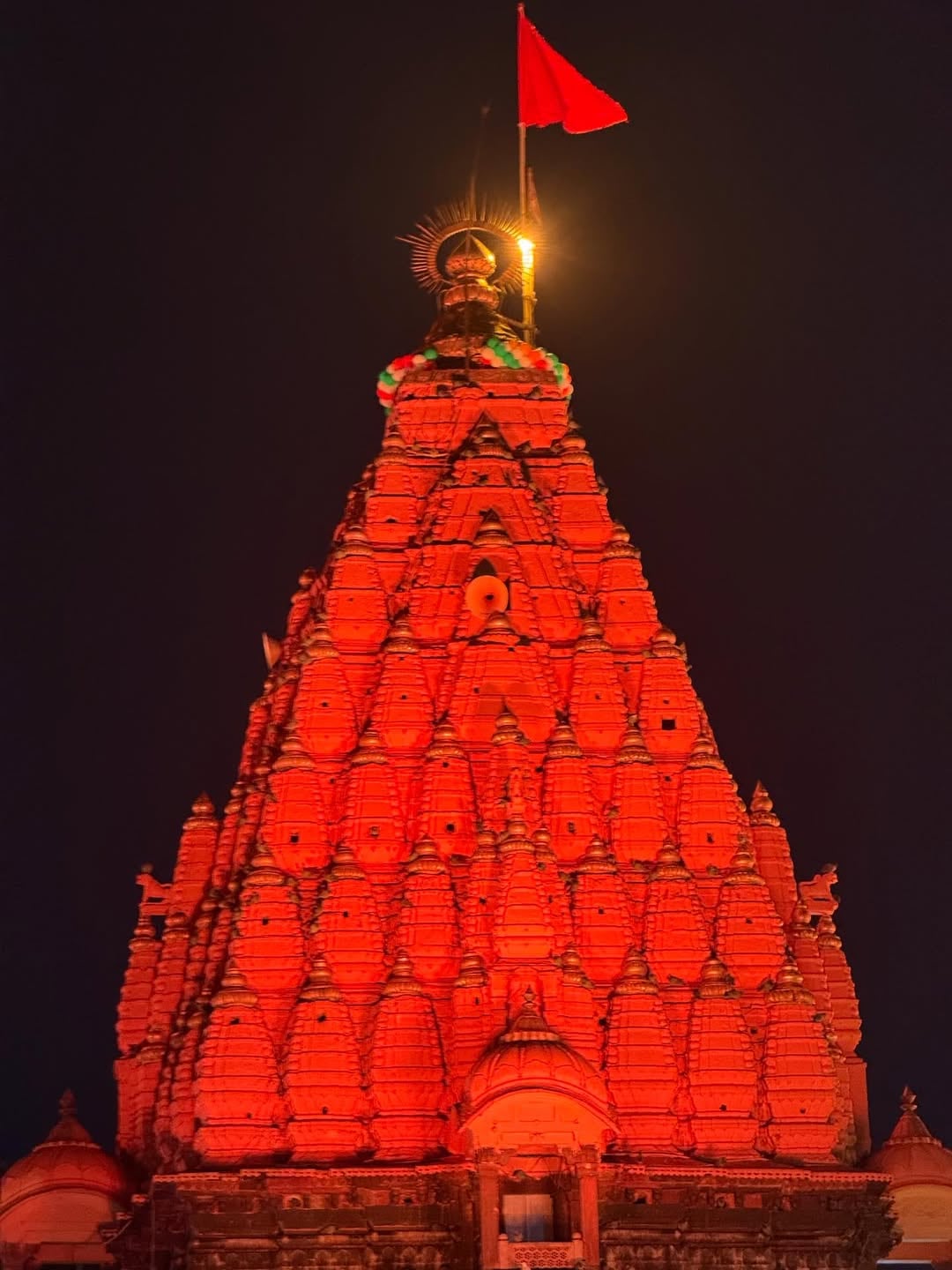 Jannat fame sonal Chauhan visit mahakal temple shares photos
