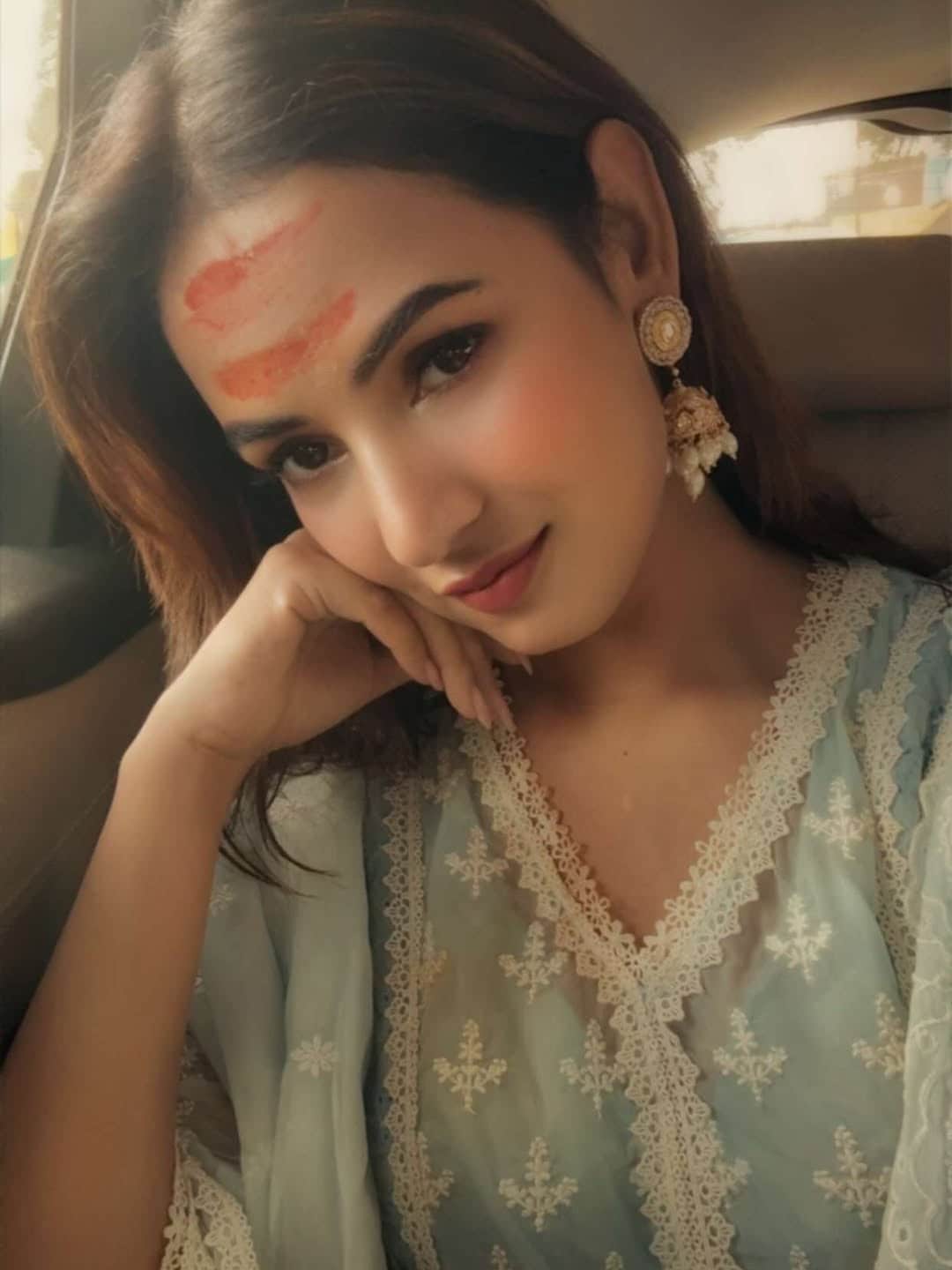 Jannat fame sonal Chauhan visit mahakal temple shares photos
