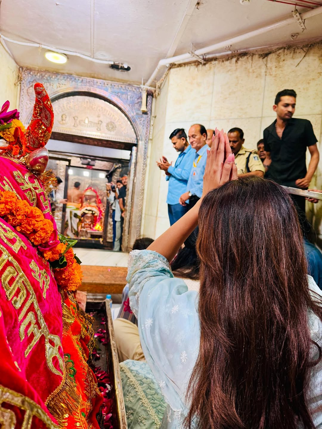 Jannat fame sonal Chauhan visit mahakal temple shares photos