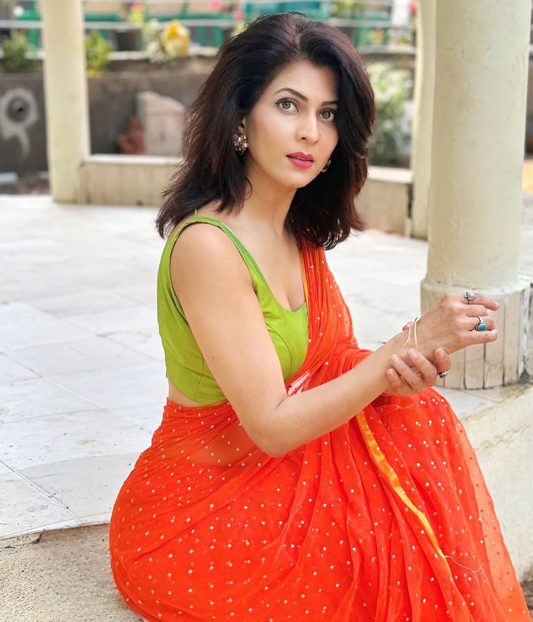 Madhavi Nimkar Blue Narayanpeth Saree Look