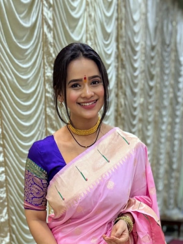 Madhura Joshi Pink Muniya Paithani Saree