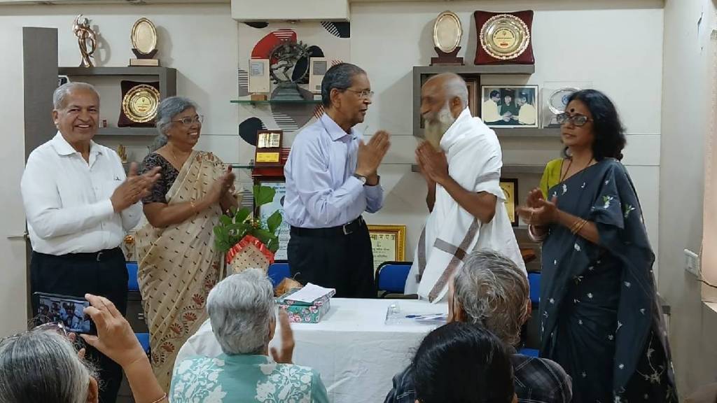 Dilip Kulkarni awarded ‘Manus’kar Shri. G. Majgaonkar Award in pune