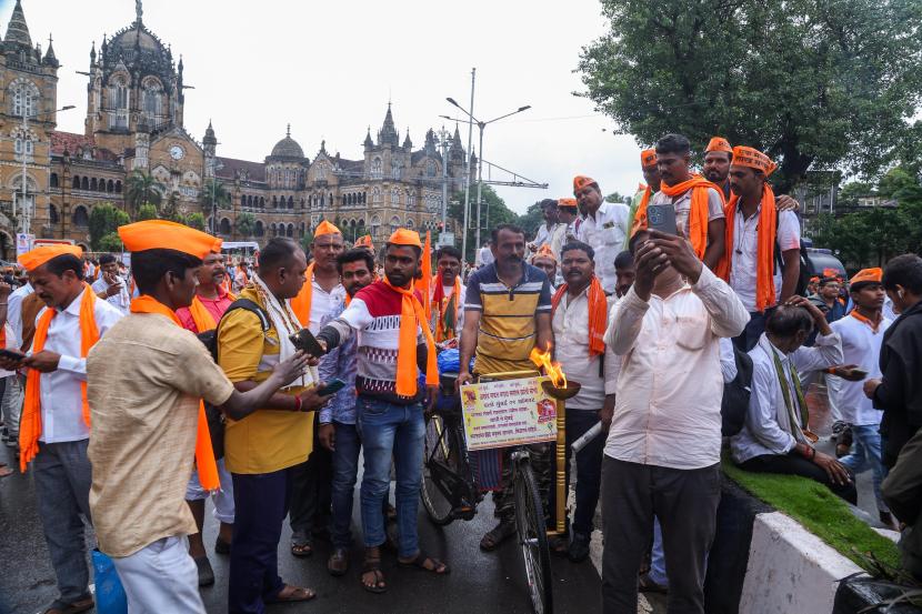 Maratha reservation Mumbai Morcha