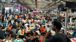 “मराठा आंदोलनादरम्यान मुंबईत पाणपोया, हॉटेलं बंद; स्वच्छतागृहांना कुलुपं, अन्…”, रोहित पवारांचा गंभीर आरोप