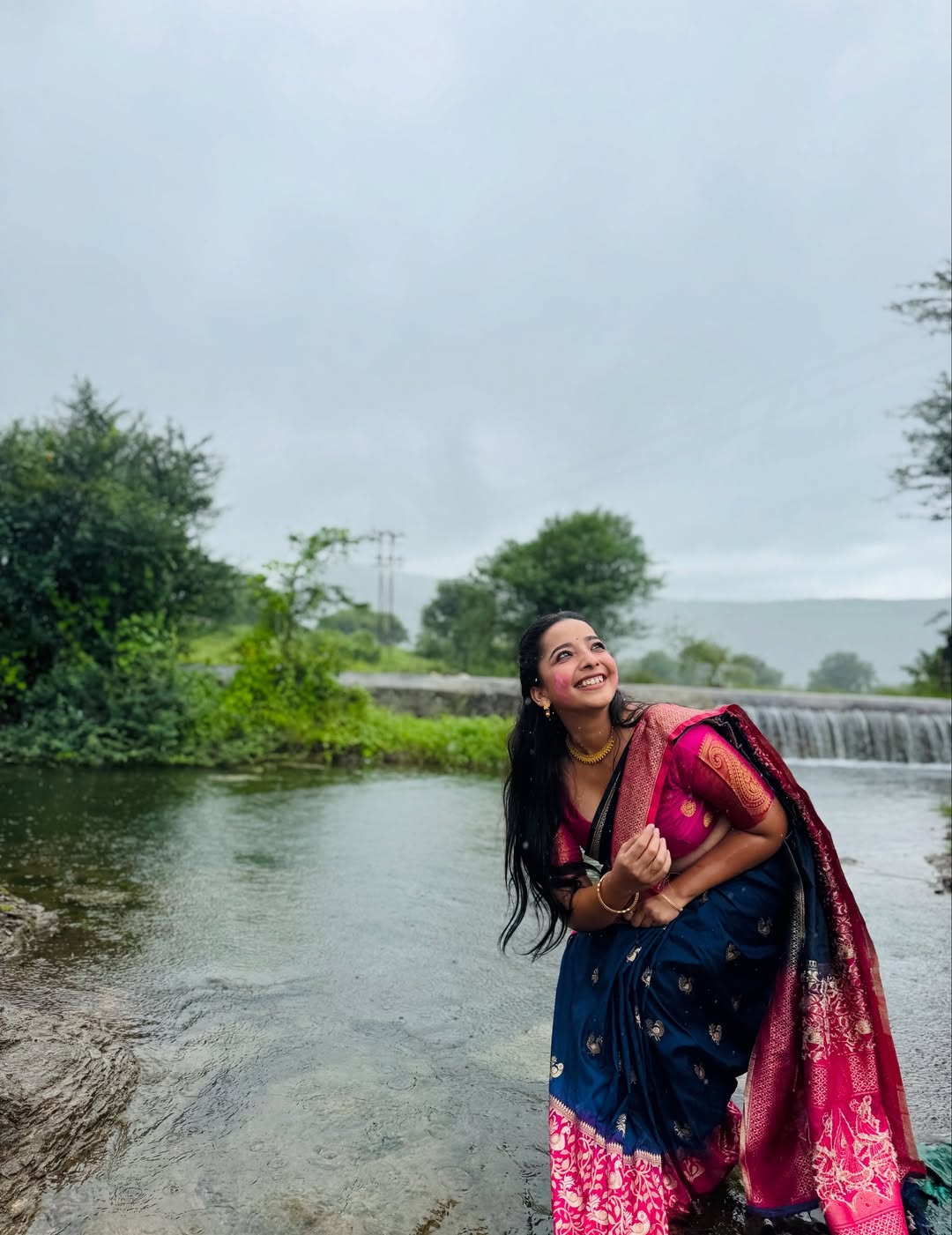 Marathi actress isha sanjay in saree look