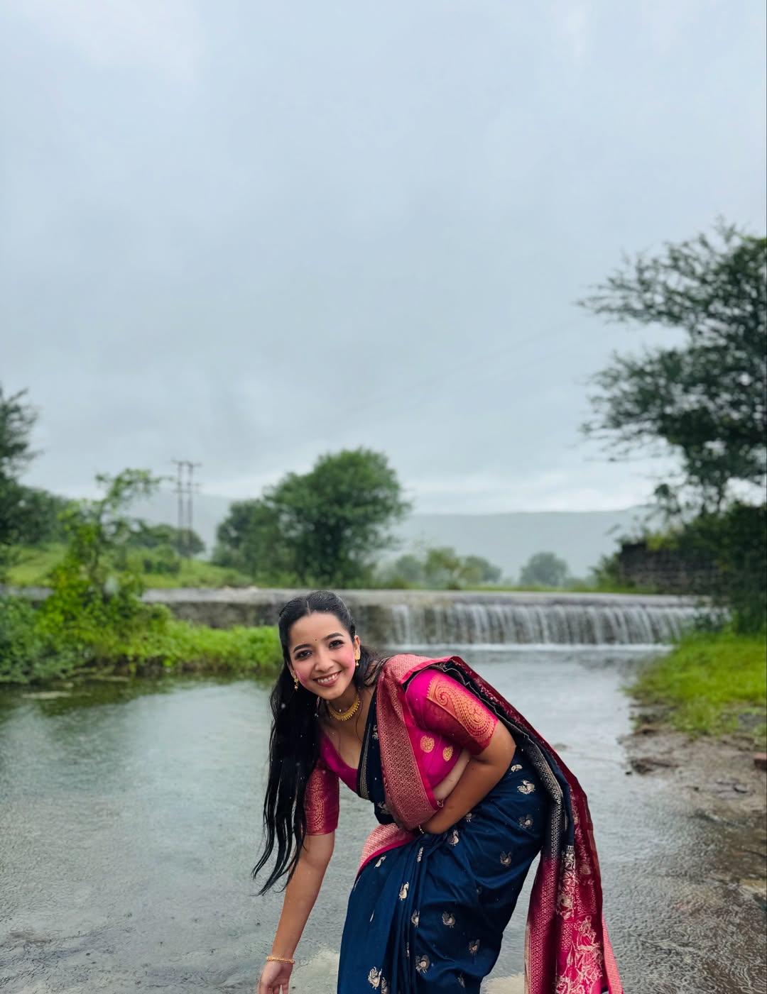 Marathi actress isha sanjay in saree look
