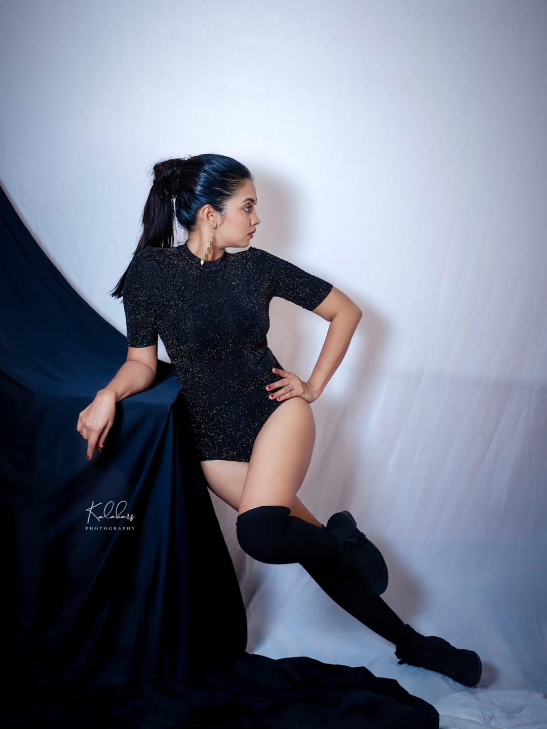 Meera joshi bold look in monokini
