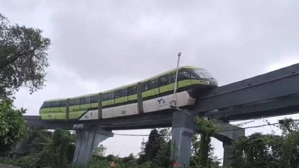 Monorail train suddenly stopped due to technical fault between Wadala and Chembur