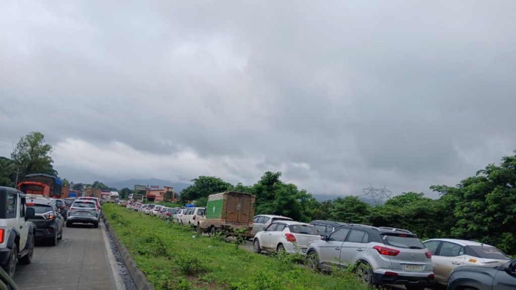  Mumbai Goa highway traffic jam ahead of Ganeshotsav rush Konkan commuters problem