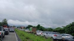 गणेशोत्सवापुर्वीच मुंबई गोवा महामार्गावर वाहतूक कोंडीची रंगीत तालीम 