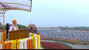 Narendra Modi : खासगी नोकरी करणाऱ्यांना १५०००, जीएसटीत कपात ते पाकिस्तानला इशारा; पंतप्रधानांच्या भाषणातील १० मोठे मुद्दे
