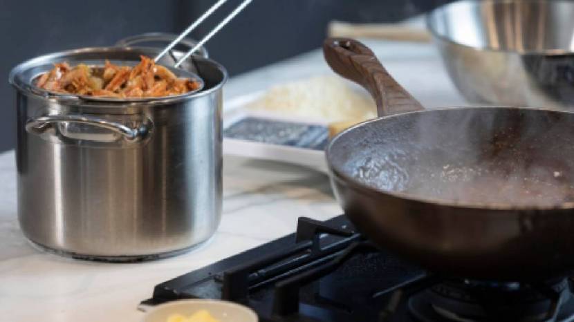 how to clean blackened Kadai without harsh scrubbing