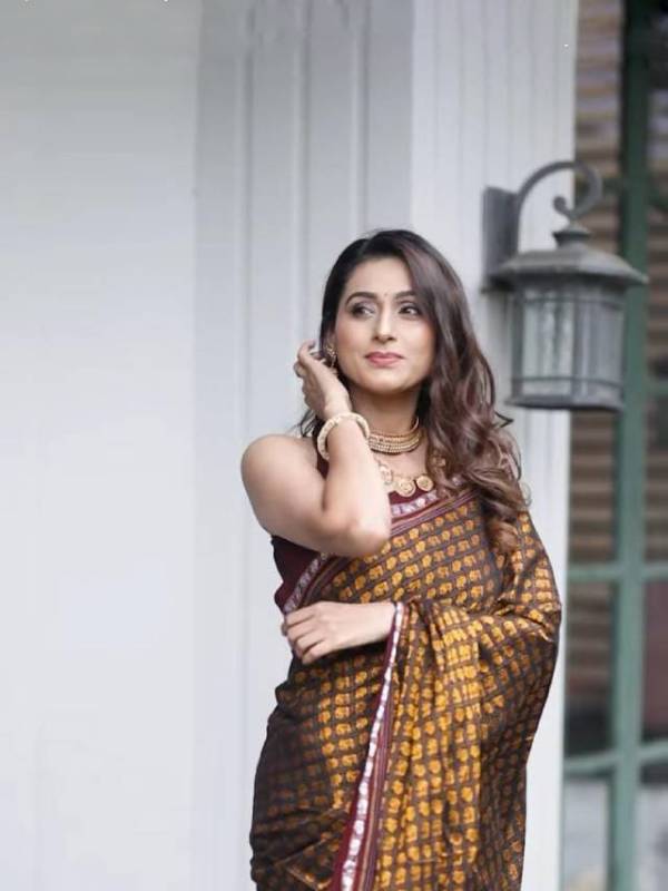 reshma shinde saree