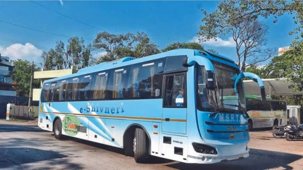 Pune Mumbai expressway traffic, MahaVitaran power cuts, E-Shivneri bus service, electric bus charging issues, ST bus delays Pune Mumbai, Pune ST electric buses, MahaVitaran electricity disruption, Pune Mumbai travel delays,