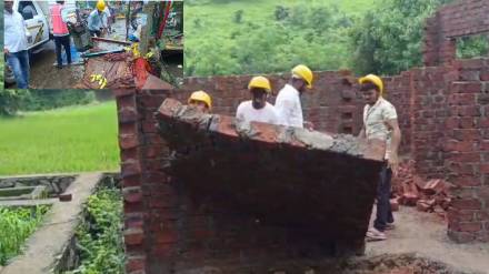 thane Ward A team demolished hawkers carts and daily anti encroachment