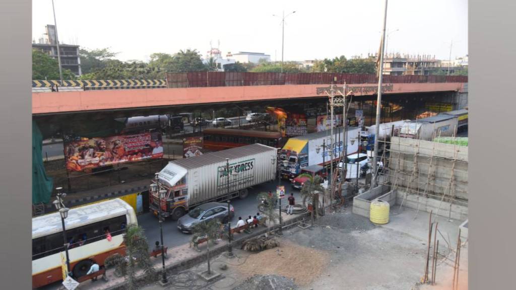 nagpur nitin gadkari national highway butibori flyover large crack