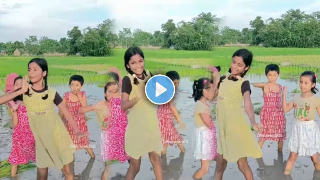 girls dance on Aajaa Bheeg Le Piyyaa
