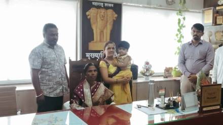 memorable farewell maya Kakade sanitation worker in Phaltan Municipality