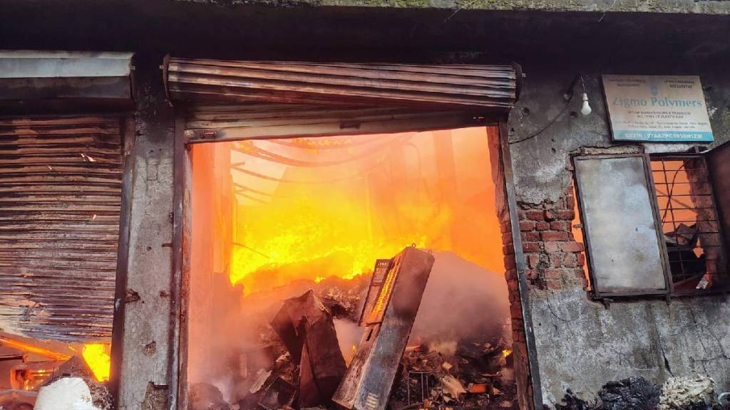 massive fire broke out at factory in Pelhar Wakan Pada Nalasopara east