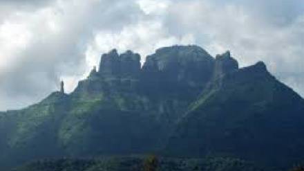 Two Mumbai youths lost at Shahapur fort rescued safely by police with villagers help