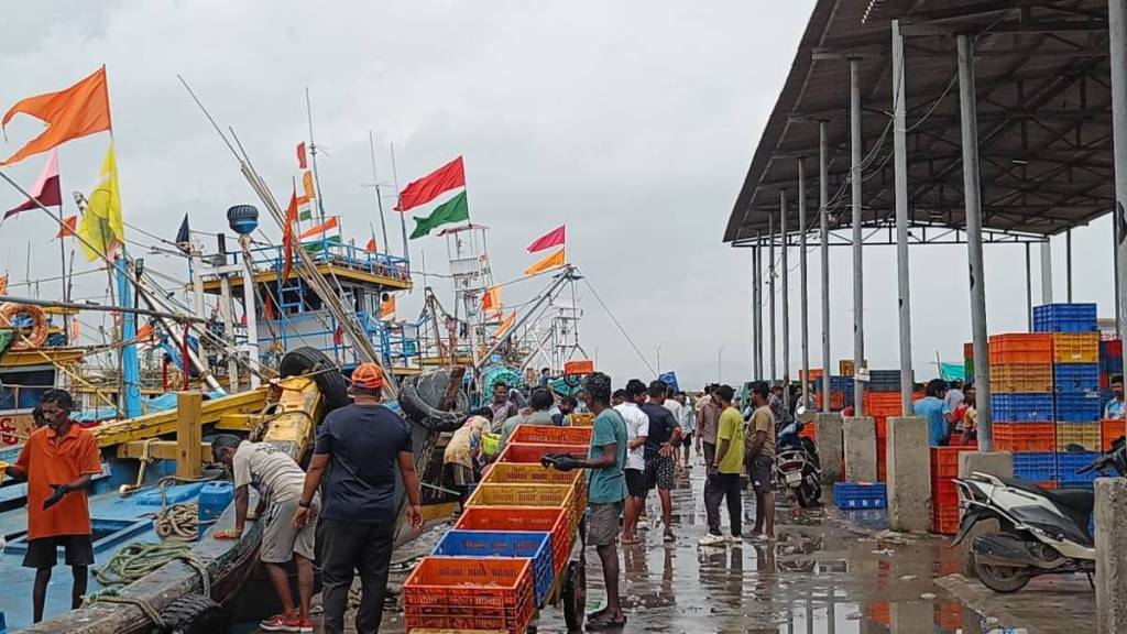new fishing season begins at Karanja Port fishermen expect rs 600 crore turnover this year