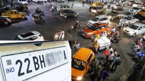 HSRP Number Plate : HSRP नंबर प्लेट बसवण्यासाठी अवघे काही दिवस शिल्लक, अन्यथा भरावा लागेल मोठा दंड