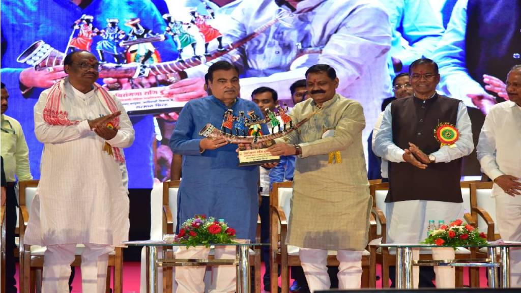 nitin gadkari said tribal women get faulty e rickshaws urges quality for better employment support