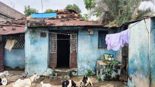 Pipri village of Chandrapur hundred voters found in hut